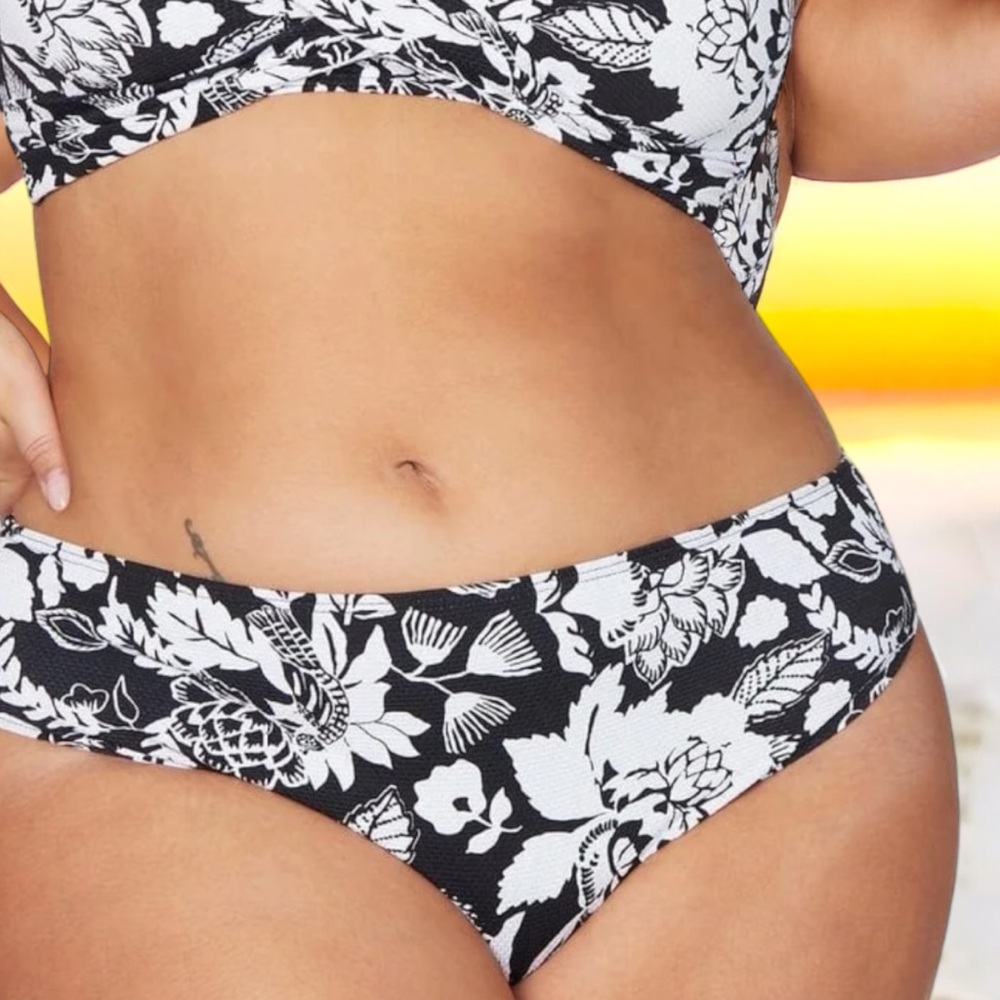 NWT ArteSands Monet Plus Size 20 Tummy Control Swim Bottom Black White Textured
